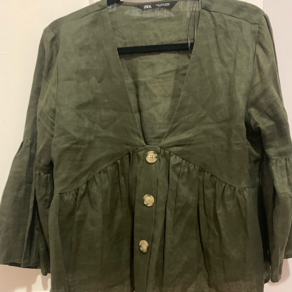 Green peplum top
